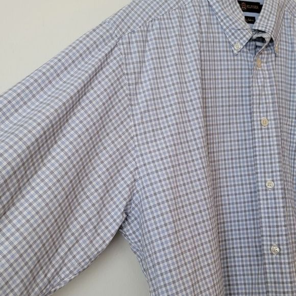 Tommy Hilfiger Golf button up size medium - Picture 5 of 5